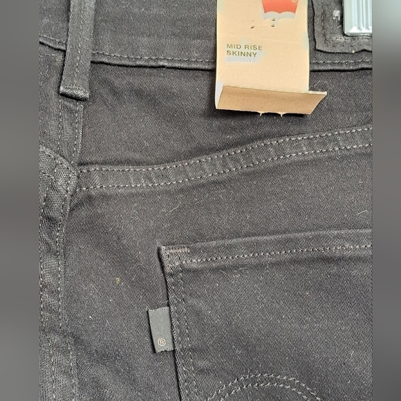 NWT Levi's Black Mid Rise Skinny Denim Jeans  Size 8M  29/32 - Picture 5 of 8